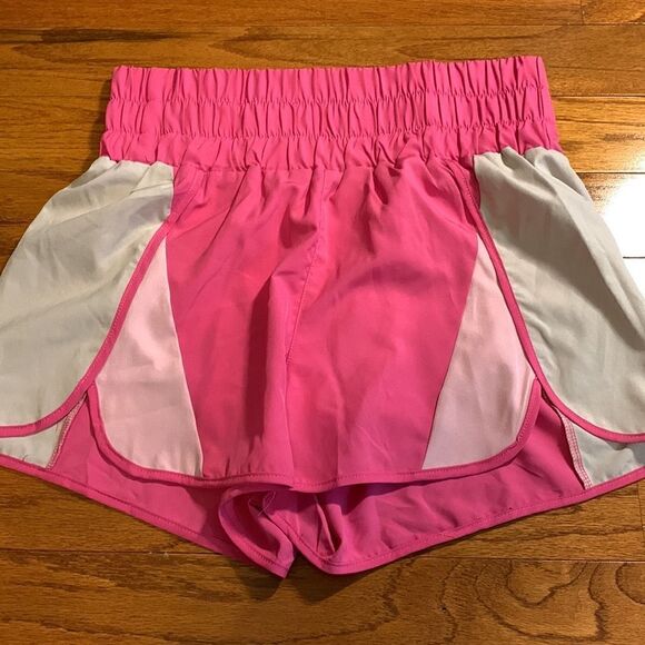 New in Size Large high waist pink shorts.  Elastic waist. - Picture 2 of 10